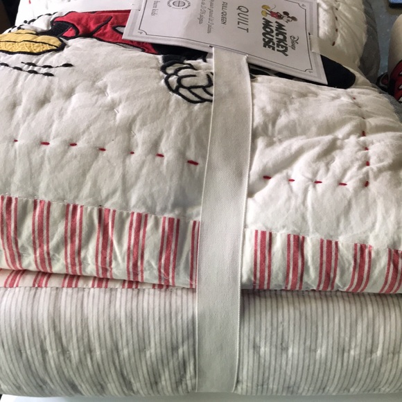 Pottery Barn Kids Disney Mickey Mouse Patchwork Full/Queen Quilt & Shams Set - Picture 8 of 16